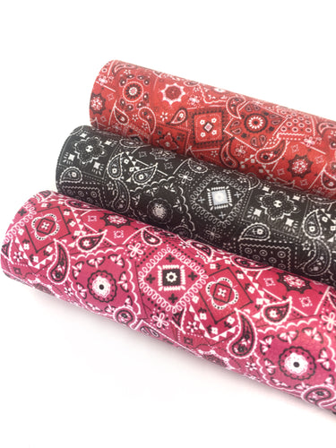 Pebbled Bandanna Print