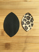Load image into Gallery viewer, Double Layer Fringe Leaf Die