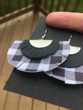 Load image into Gallery viewer, Fringe Fan Earring/Pendant  Die