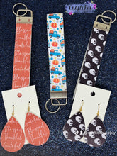 Load image into Gallery viewer, Key Fob Wristlet Die